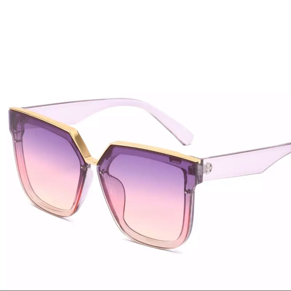 🆕 Oversized Square Plastic Frame Sunglasses - Picture 5 of 7